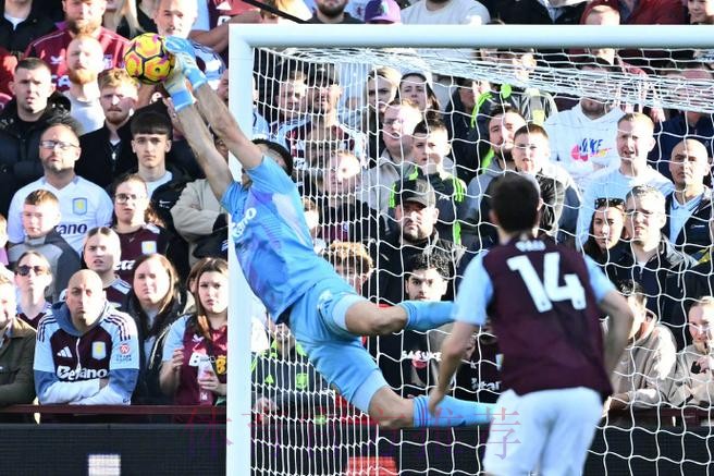 恩梅查：回英格兰比赛感觉很特别；欧冠更开放射门机会更多